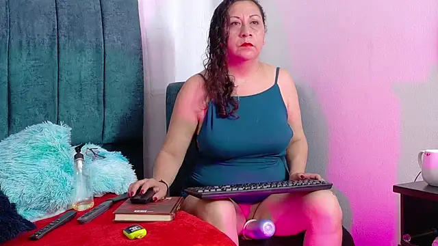 Snapshot of marisol1977hot chatting on June 14, 2026, 6:53 pm marisol1977hot online show from June 14, 2026, 6:53 pm