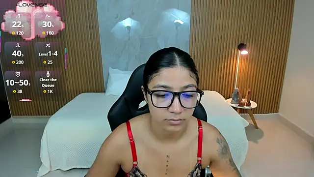 Snapshot of martina_roldam chatting on October 28, 2025, 9:58 pm martina roldam online show from October 28, 2025, 9:58 pm
