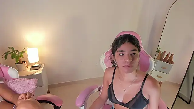 Snapshot of martina_roldam chatting on September 11, 2025, 12:43 am martina roldam online show from September 11, 2025, 12:43 am