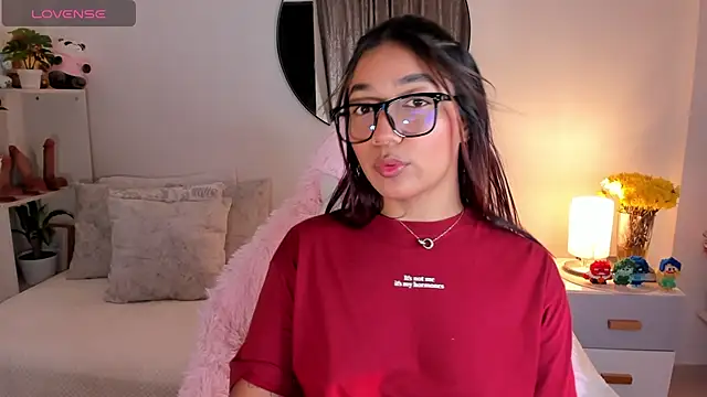 Snapshot of martina_roldam chatting on March 17, 2025, 12:10 am martina roldam online show from March 17, 2025, 12:10 am