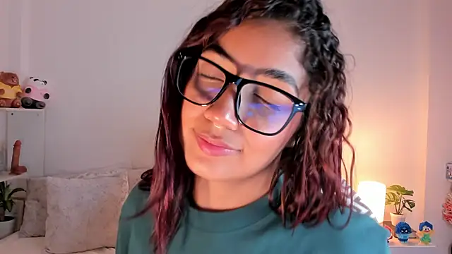 Snapshot of martina_roldam chatting on March 18, 2025, 3:45 am martina roldam online show from March 18, 2025, 3:45 am