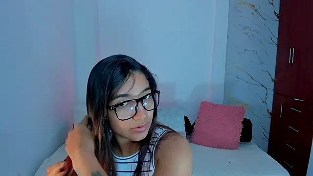 Snapshot of martina_roldam chatting on April 22, 2026, 1:23 am martina roldam online show from April 22, 2026, 1:23 am