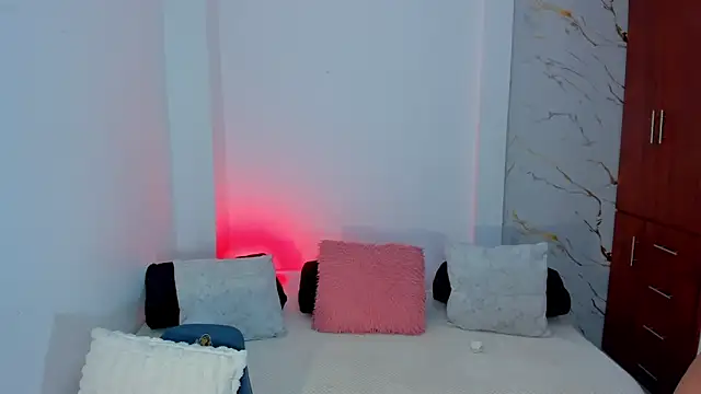 Snapshot of martina_roldam chatting on April 28, 2026, 12:42 am martina roldam online show from April 28, 2026, 12:42 am