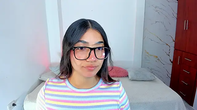 Snapshot of martina_roldam chatting on May 6, 2026, 12:36 am martina roldam online show from May 6, 2026, 12:36 am