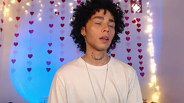 seven7xis online show from February 11, 2025, 8:31 pm