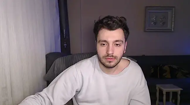 handsomeee04 online show from March 20, 2025, 10:18 pm