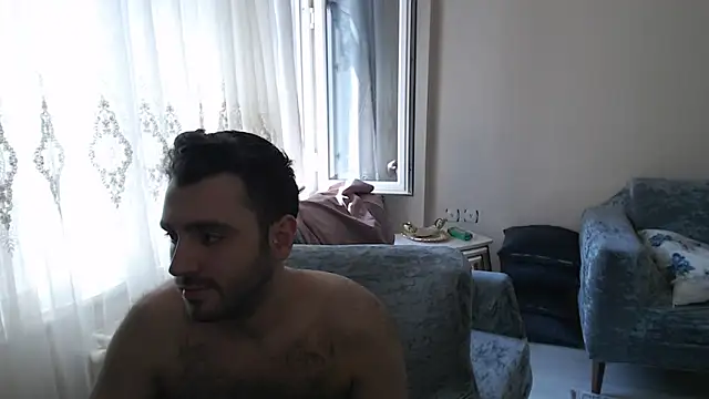 handsomeee04 online show from May 11, 2026, 11:22 am