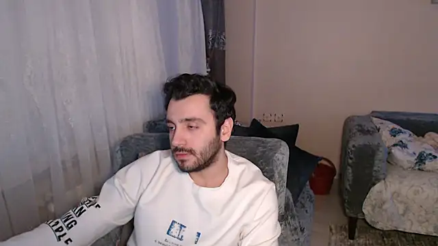 handsomeee04 online show from April 23, 2026, 12:39 am