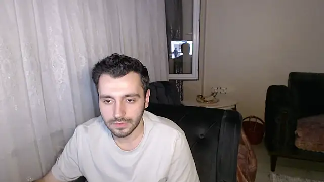 handsomeee04 online show from May 30, 2026, 8:47 pm