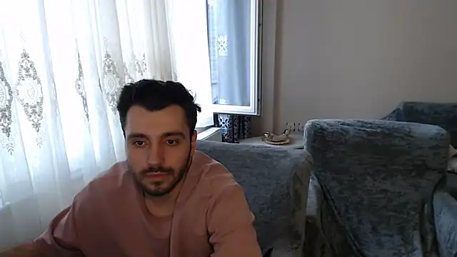 handsomeee04 online show from May 19, 2026, 3:35 am