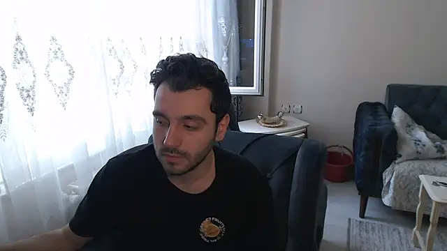handsomeee04 online show from May 28, 2026, 3:07 pm