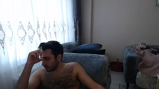 handsomeee04 online show from April 26, 2026, 3:59 am
