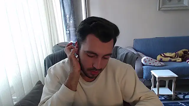 handsomeee04 online show from October 25, 2025, 1:01 pm