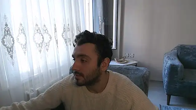 handsomeee04 online show from April 19, 2026, 2:51 pm