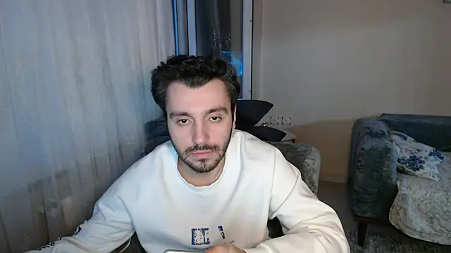 handsomeee04 online show from April 21, 2026, 4:57 pm