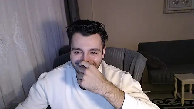 handsomeee04 online show from November 22, 2025, 10:19 pm