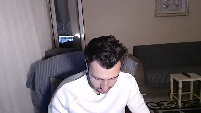 handsomeee04 online show from October 4, 2025, 1:07 am