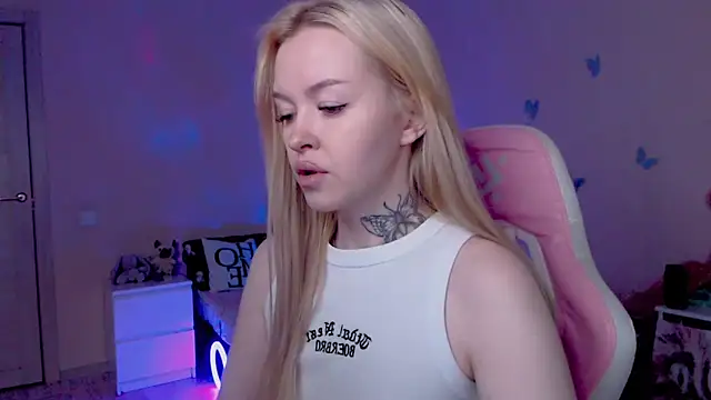 Snapshot of Naughty_Mable chatting on April 22, 2026, 12:39 am Naughty Mable online show from April 22, 2026, 12:39 am