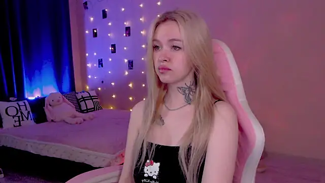 Snapshot of Naughty_Mable chatting on May 26, 2026, 12:53 am Naughty Mable online show from May 26, 2026, 12:53 am