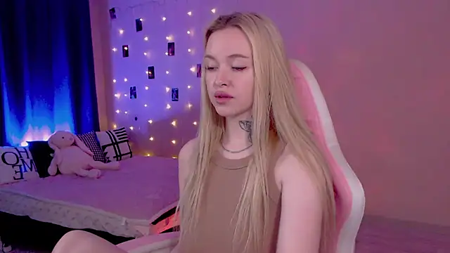 Snapshot of Naughty_Mable chatting on June 4, 2026, 12:59 am Naughty Mable online show from June 4, 2026, 12:59 am