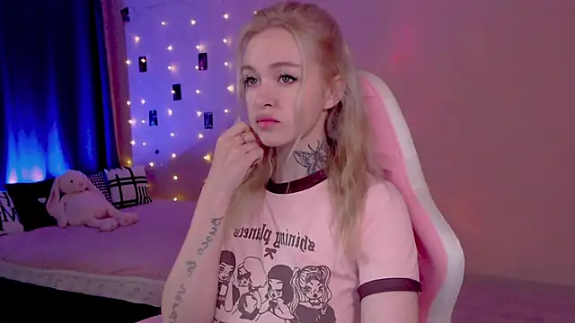 Snapshot of Naughty_Mable chatting on June 12, 2026, 1:03 am Naughty Mable online show from June 12, 2026, 1:03 am