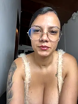 Abril jones10 online show from October 16, 2025, 5:05 am