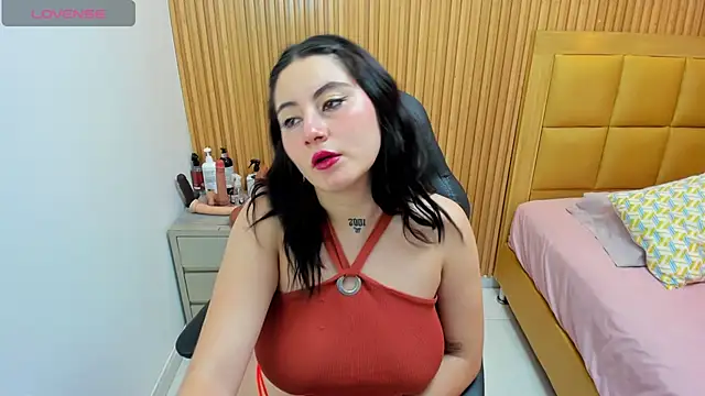 LOLAMAXI online show from November 4, 2025, 3:21 am