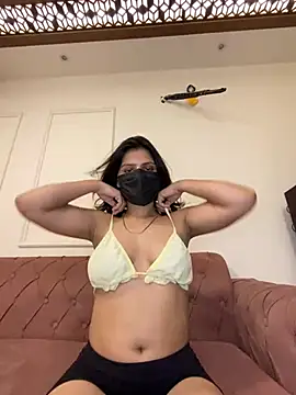 ahista online show from June 25, 2026, 8:58 pm