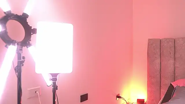 Snapshot of sam_lewins chatting on November 7, 2025, 7:18 pm sam lewins online show from November 7, 2025, 7:18 pm