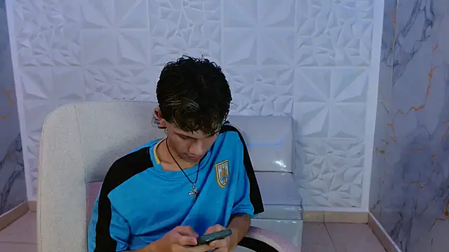 Snapshot of andy_dan18 chatting on April 9, 2026, 7:31 pm andy dan18 online show from April 9, 2026, 7:31 pm