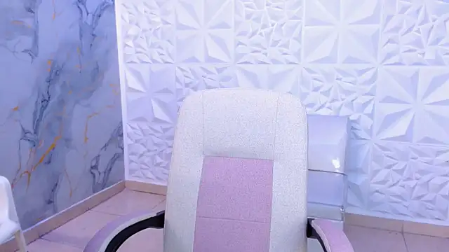 Snapshot of andy_dan18 chatting on March 30, 2026, 8:21 pm andy dan18 online show from March 30, 2026, 8:21 pm