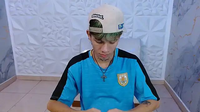 Snapshot of andy_dan18 chatting on March 23, 2026, 7:25 pm andy dan18 online show from March 23, 2026, 7:25 pm