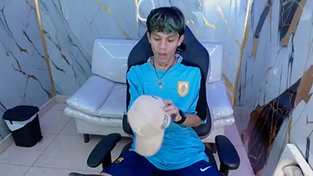 Snapshot of andy_dan18 chatting on March 27, 2026, 7:26 pm andy dan18 online show from March 27, 2026, 7:26 pm