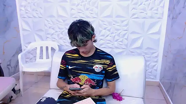 Snapshot of andy_dan18 chatting on March 29, 2026, 8:10 pm andy dan18 online show from March 29, 2026, 8:10 pm