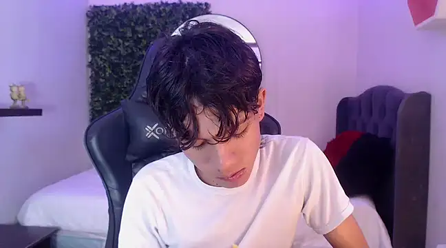 andy dan18 online show from February 26, 2025, 1:11 pm