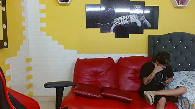 Snapshot of andy_dan18 chatting on February 28, 2026, 7:46 pm andy dan18 online show from February 28, 2026, 7:46 pm