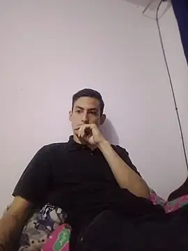 Snapshot of x_daviid_x chatting on November 20, 2025, 1:06 am x daviid x online show from November 20, 2025, 1:06 am