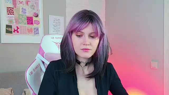 Snapshot of NellieLoyns chatting on February 25, 2025, 4:04 pm NellieLoyns online show from February 25, 2025, 4:04 pm