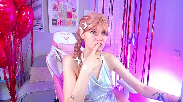 Snapshot of NellieLoyns chatting on February 20, 2025, 4:03 pm NellieLoyns online show from February 20, 2025, 4:03 pm