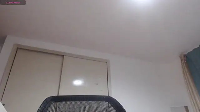 Snapshot of MommyHelpsmee chatting on October 13, 2025, 10:50 am MommyHelpsmee online show from October 13, 2025, 10:50 am