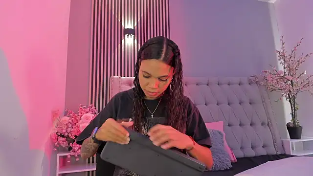 GysellHanson online show from December 21, 2025, 11:12 am