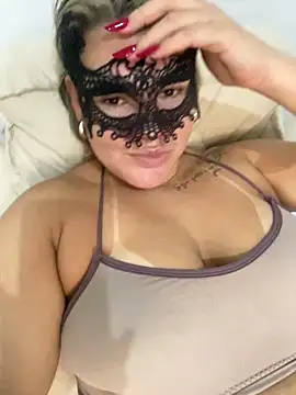 Casadadelicia26 online show from February 15, 2026, 6:25 am