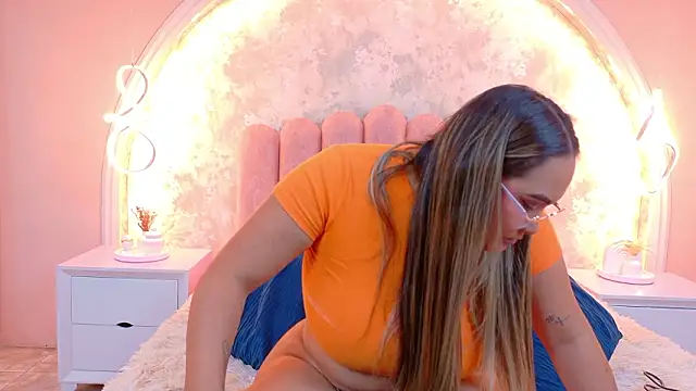 Snapshot of MiaLaurents chatting on March 26, 2026, 3:16 am MiaLaurents online show from March 26, 2026, 3:16 am