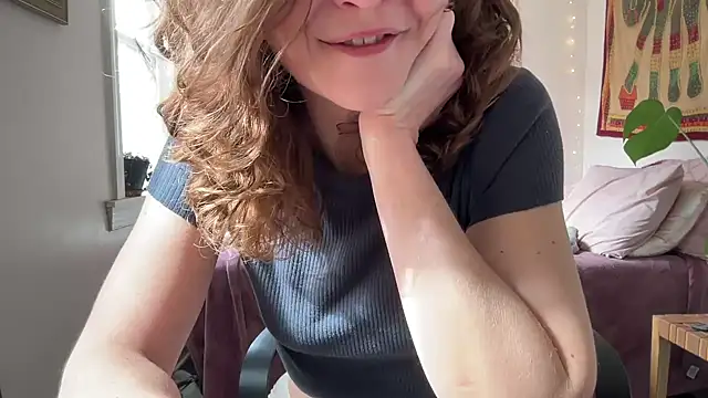 Snapshot of leahsparkles chatting on March 13, 2025, 3:06 pm leahsparkles online show from March 13, 2025, 3:06 pm