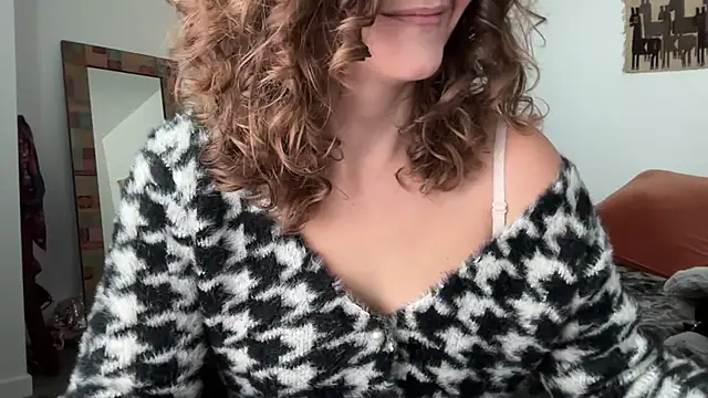 Snapshot of leahsparkles chatting on November 24, 2025, 3:01 pm leahsparkles online show from November 24, 2025, 3:01 pm