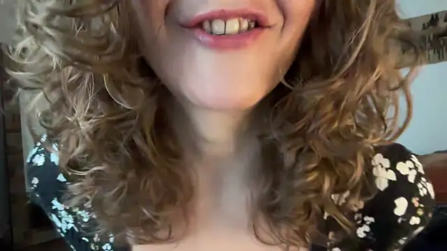 Snapshot of leahsparkles chatting on November 9, 2025, 1:37 pm leahsparkles online show from November 9, 2025, 1:37 pm