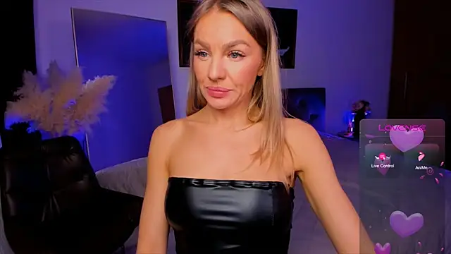 Oliva Candy online show from January 18, 2026, 9:40 pm