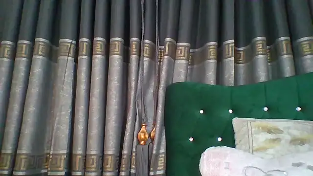 Snapshot of LeydiLi chatting on March 1, 2025, 7:04 pm LeydiLi online show from March 1, 2025, 7:04 pm