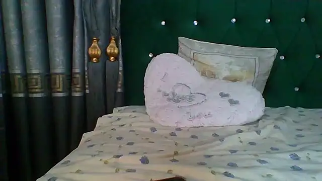 Snapshot of LeydiLi chatting on March 6, 2025, 10:15 pm LeydiLi online show from March 6, 2025, 10:15 pm