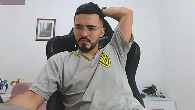 Massimoo 07 online show from October 15, 2025, 7:33 pm